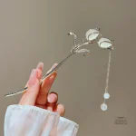 Accessoire de coiffure japonais avec charmantes breloques