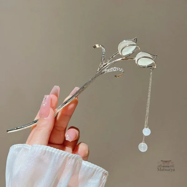 Accessoire de coiffure japonais avec charmantes breloques