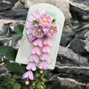 Bijou de tête japonais avec design floral