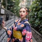Épingle à cheveux artisanale avec pompon décoratif