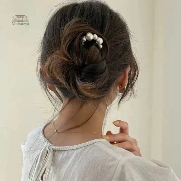 Accessoire capillaire U avec perle délicate