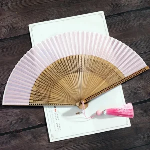 Éventail japonais en bambou pour l'été