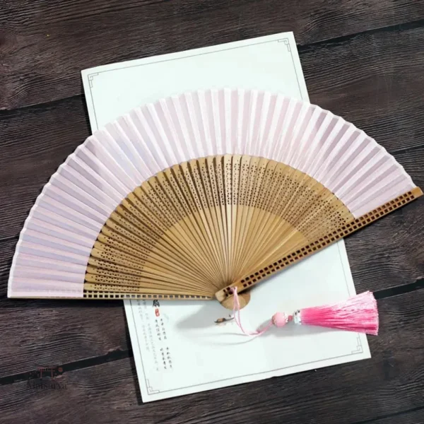 Éventail japonais en bambou pour l'été
