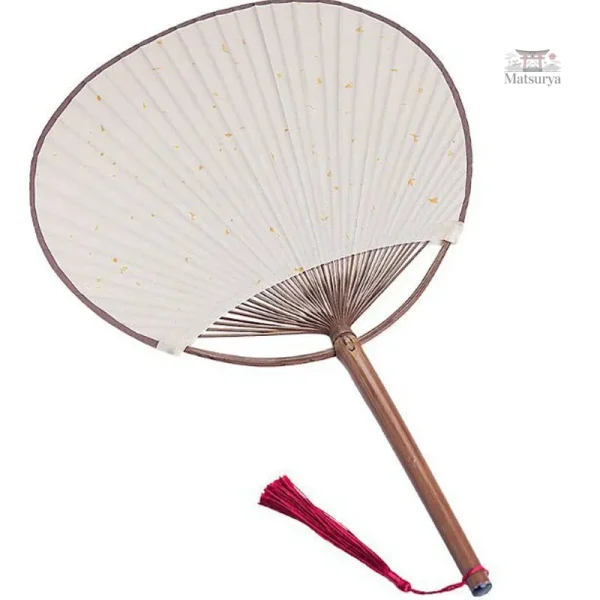 Éventail japonais blanc pour les chaudes journées d'été
