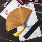 Éventail japonais homme, parfait pour les journées chaudes
