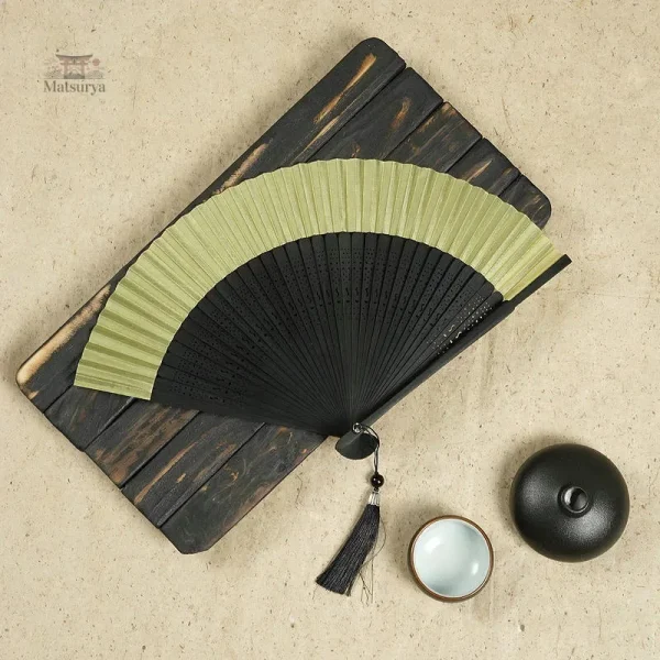 Éventail japonais vintage, design classique