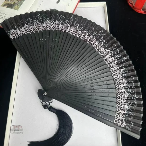 Accessoire japonais : éventail en bambou