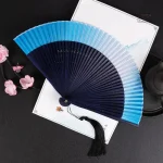 Éventail Japonais aux couleurs contrastées