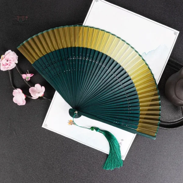 Éventail Bicolore, accessoire traditionnel japonais