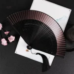 Éventail traditionnel japonais, style contemporain