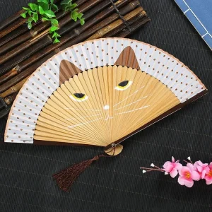 Accessoire japonais élégant avec design de chat
