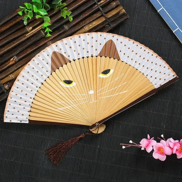 Accessoire japonais élégant avec design de chat