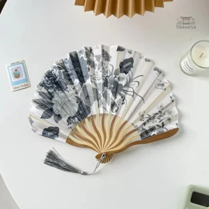 Éventail Japonais avec design inspiré des coquillages