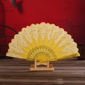 Éventail traditionnel japonais pour la danse