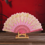 Éventail de danse japonais aux motifs authentiques