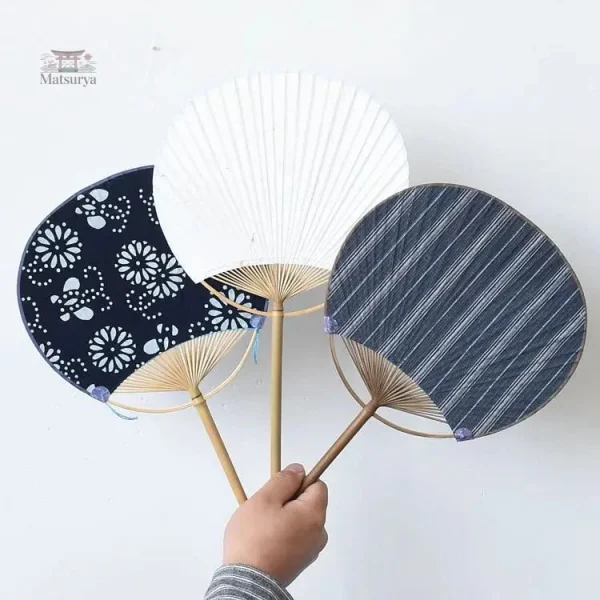 Éventail japonais en papier et bambou