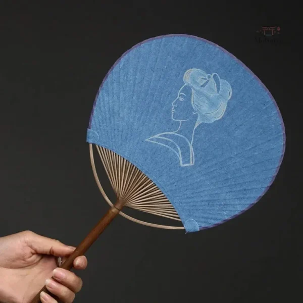 Éventail japonais uchiwa coloré et léger