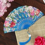 Éventail vintage japonais coloré pour décoration