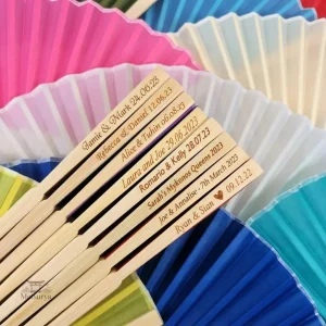 Éventail en Bambou avec design coloré unique