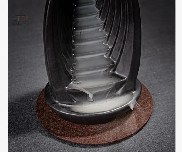 Accessoire d'aromathérapie : fontaine à encens décorative
