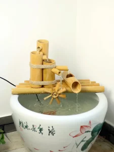 Élégante fontaine japonaise en bambou naturel