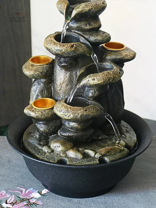 Détails de la Fontaine Japonaise et ses bougeoirs