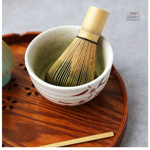 Outil traditionnel pour battre le matcha