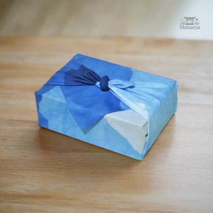 Furoshiki bleu, art du pliage japonais moderne