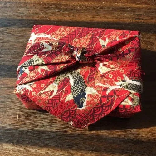 furoshiki-carpe-koi-1 Furoshiki Carpe Koi en tissu traditionnel japonais
