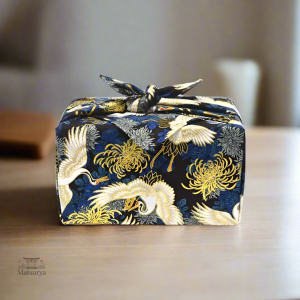 Furoshiki avec motifs de grues traditionnelles japonaises