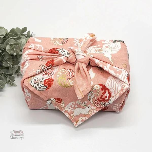 Furoshiki versatile en tissu pour cadeaux et objets