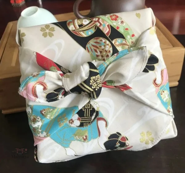 furoshiki-japonais-tissu-traditionnel-1 Furoshiki japonais en tissu traditionnel