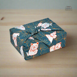 Furoshiki artistique représentant le chat Maneki-Neko