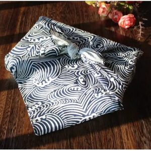 Furoshiki motifs vagues, inspiration d'Hokusai