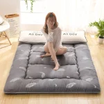 Futon léger pour un rangement facile