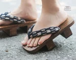 Geta traditionnelles en bois pour hommes