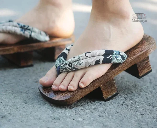 Sandales en bois pour un look traditionnel