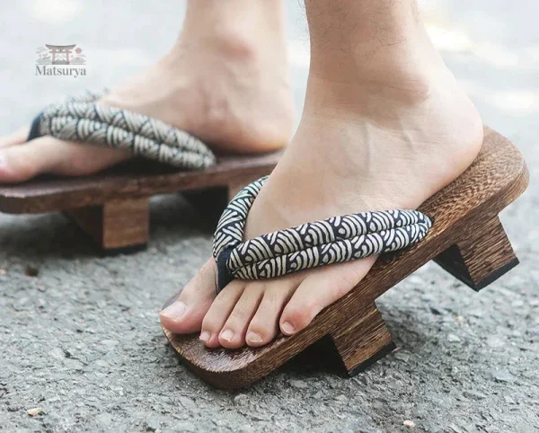 Geta en bois pour une allure japonaise