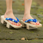 Sandales geta femme, l'élégance florale