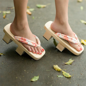 Sandales traditionnelles japonaises pour femme