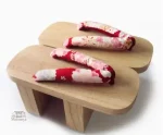 Geta à talon haut avec motifs floraux