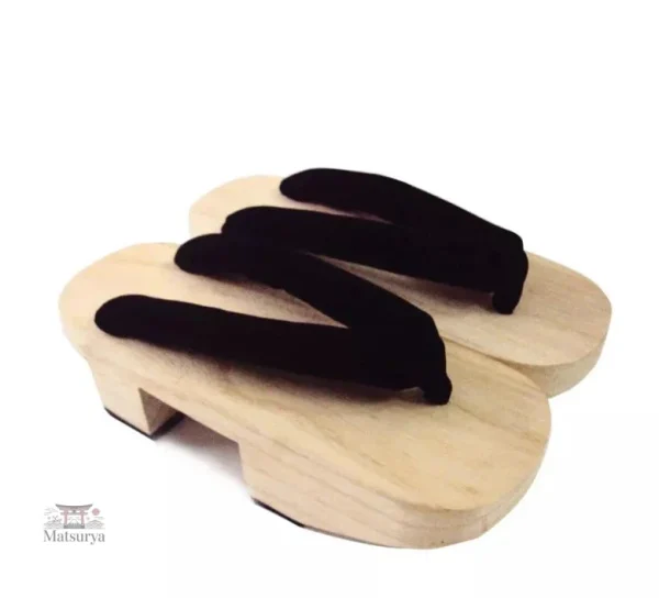 Chaussure japonaise en bois, style classique
