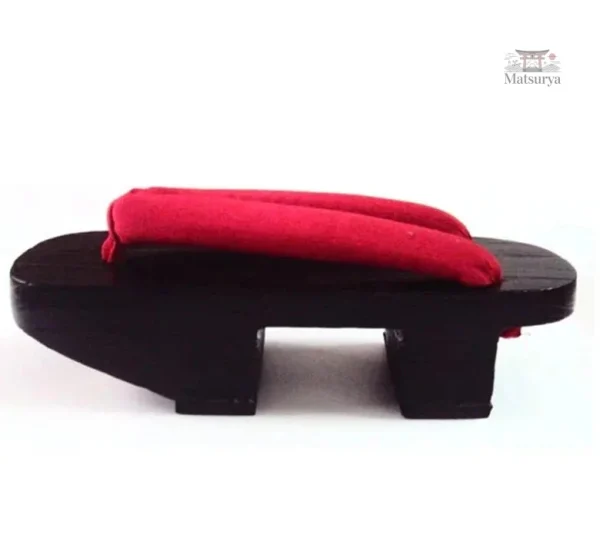 Sandale japonaise en bois, design authentique