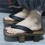 Geta d'été japonaise traditionnelle en bois