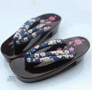 Geta japonaises élégantes, parfaites pour le quotidien