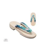 Geta japonaise fleurie, style traditionnel et élégant