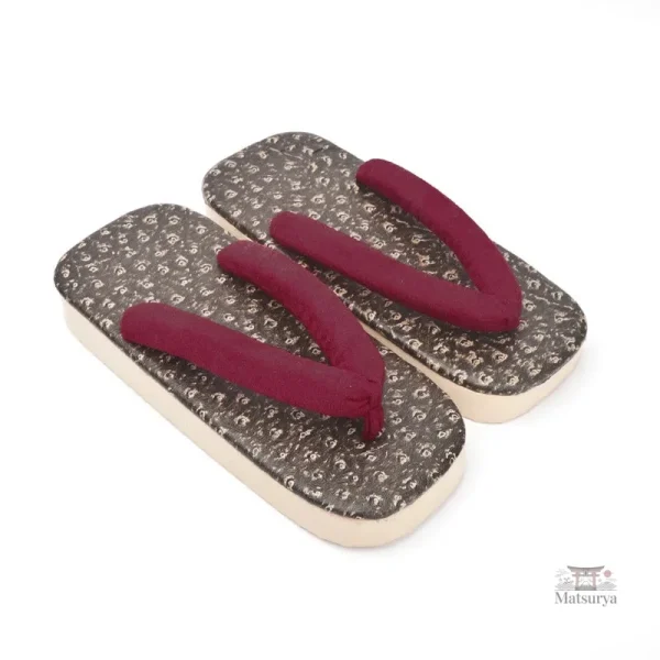 Geta en bois, accessoire culturel japonais