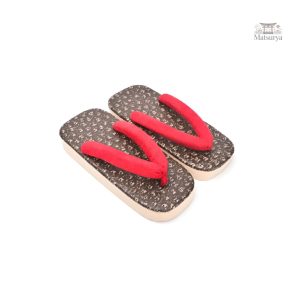 Sabots japonais en bois pour un style authentique