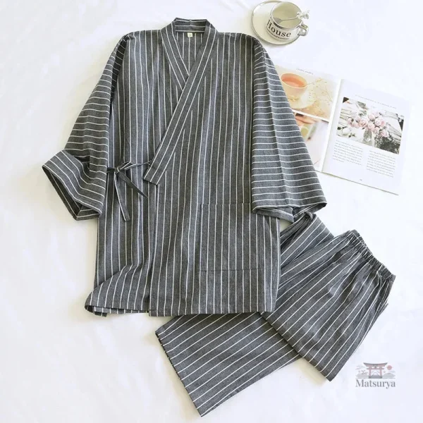 jinbei-homme-confortable-a-rayures-1 Jinbei homme rayé confortable pour une tenue décontractée