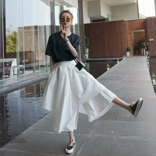 Jupe japonaise tendance, idéale pour un look décontracté